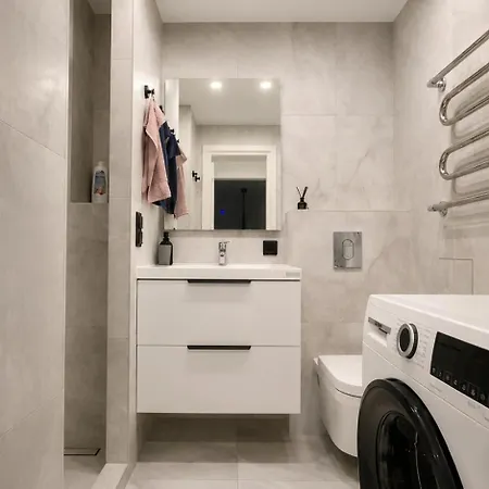 Voru, - Newly Renovated Apartment, 10 Min To Old Town