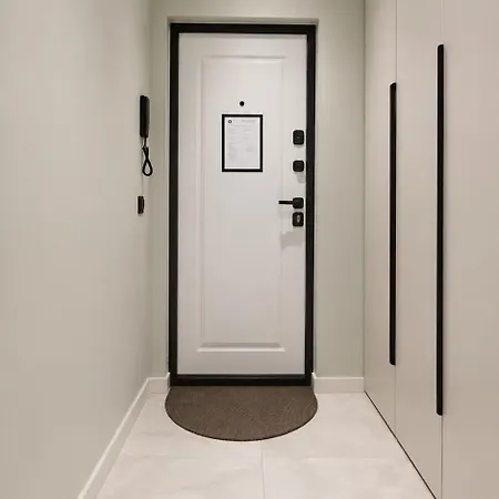 Voru, - Newly Renovated Apartment, 10 Min To Old Town Appartement *